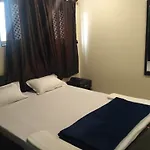 Hotel Honey Lodging
