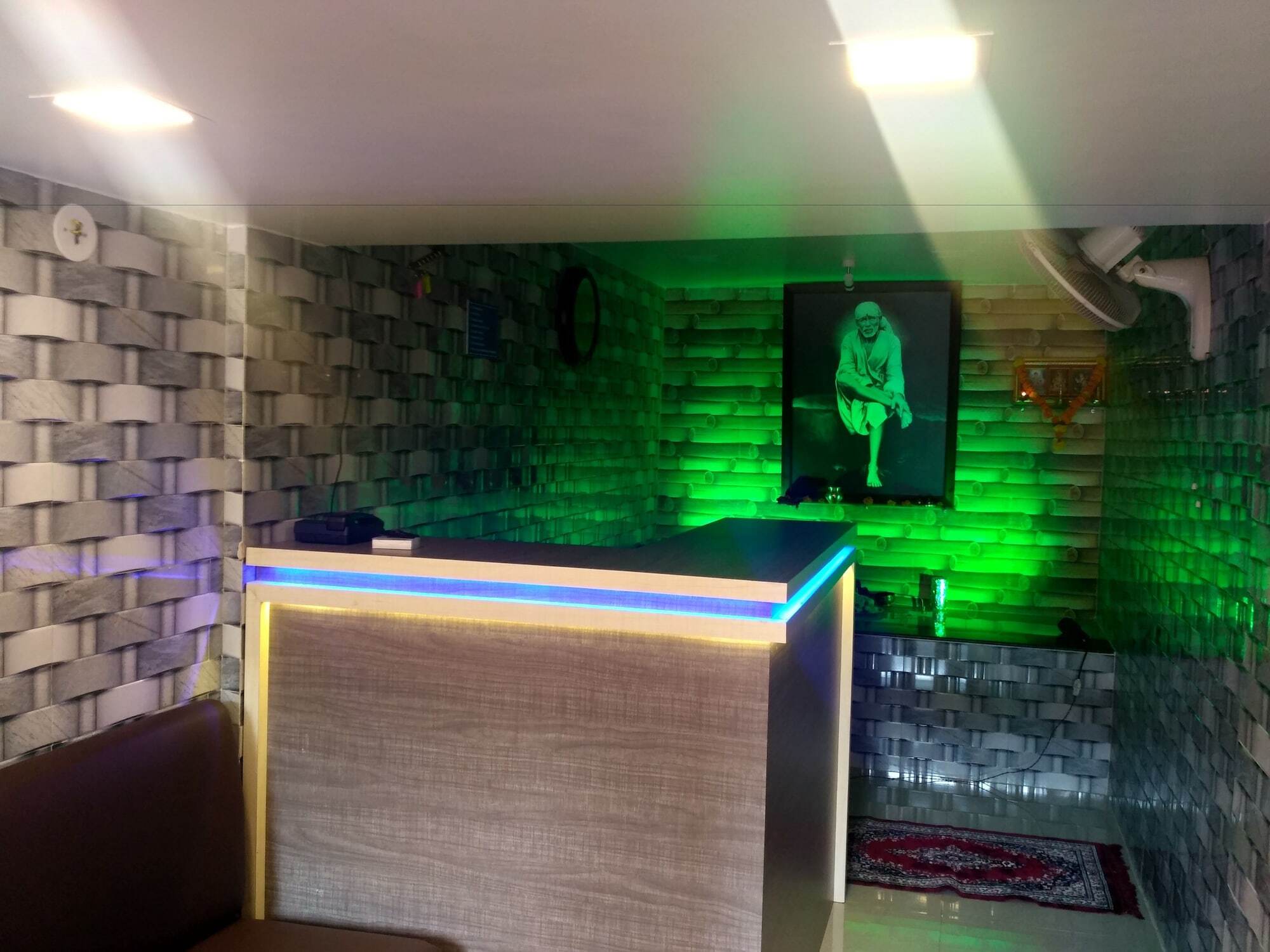 Honey Hotel